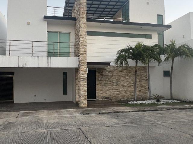 Bonita casa en renta en residencial el cielo
