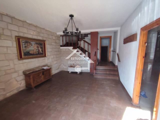 BONITA CASA PALACIO EN EL CENTRO DE ALESANCO LA RIOJA A TAN SOLAMENTE 15 MINUTOS DE LOGROÑO