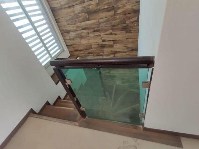 BONITA CASA REMODELADA EN CONDOMINIO OVIEDO DENTRO DEL FRACCIONAMIENTO CAMPO REA