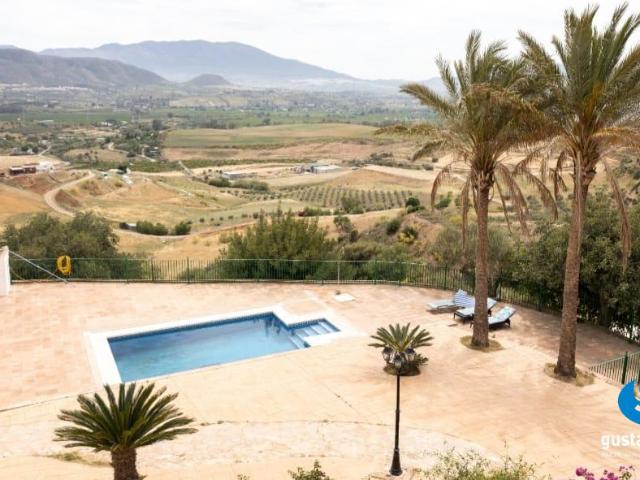 Bonita finca en alquiler ubicada en Estación de Cártama
