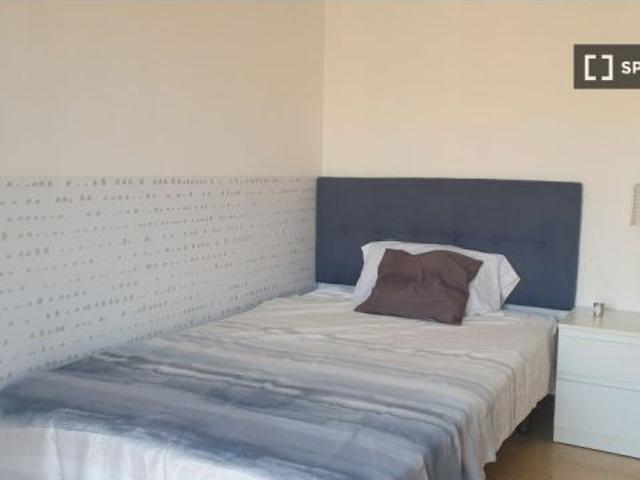 Bonita habitación con cama doble en alquiler en el Eixample