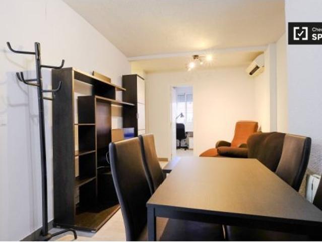 Bonita habitación con cama doble en alquiler en Getafe