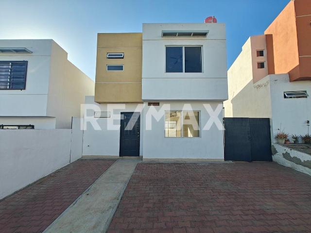 Bonita Residencia en renta en Puerta del Mar