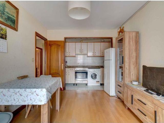 Bonita vivienda exterior en Loiola