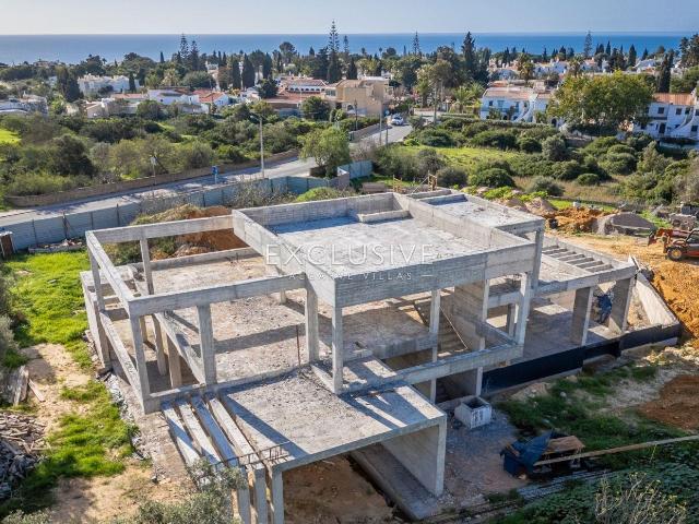 Bonita, vista mar, a curta distância da praia. Moradia moder. 351m² Lagoa e Carvoeiro