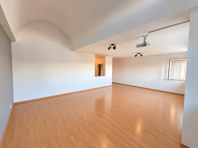 BONN FAST DIREKT AM RHEIN! MODERNE MAISONETTE MIT 3 ZIMMERN IM ZENTRUM! +AUFZUG