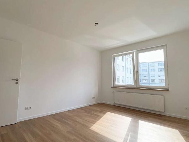 BONN FAST DIREKT AM RHEIN! MODERNISIERTE 3 ZIMMERWOHNUNG IM ZENTRUM! +AUFZUG +GÄSTE WC +KÜCHE