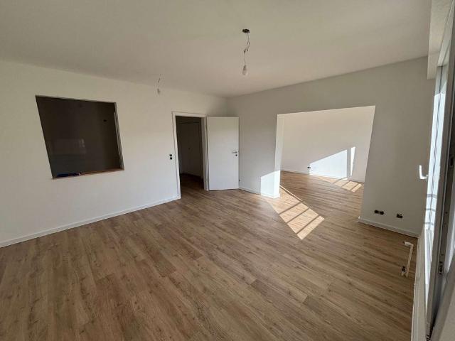 BONN FAST DIREKT AM RHEIN! MODERNISIERTES APPARTEMENT MIT KÜCHE & AUFZUG IM ZENTRUM!