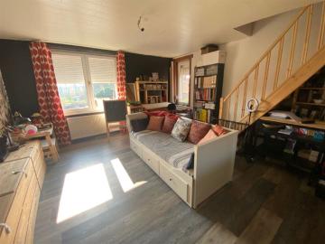 Bonne maison d’habitation sur 3 niveaux sans extérieur