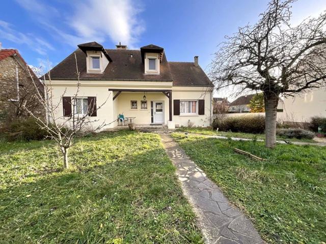 BONNE QUALITÉ DE CONSTRUCTION * EXCLUSIVITÉ * Maison FAMILIALLE BEAUX VOLUMES