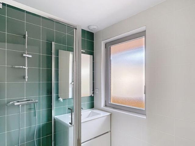 BONNE Superbe T4 entièrement rénové avec balcons au coeur d