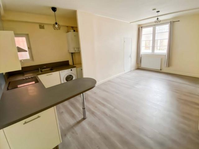 BONNEFOY T2 32 M2 AU RDC SUR COUR