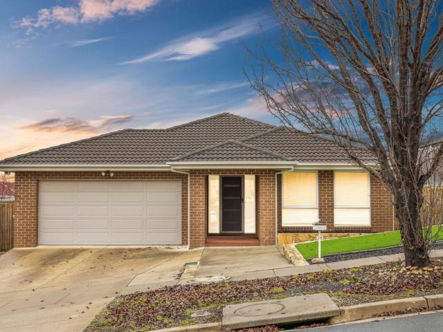 Bonner, 32 Ben Blakeney Street