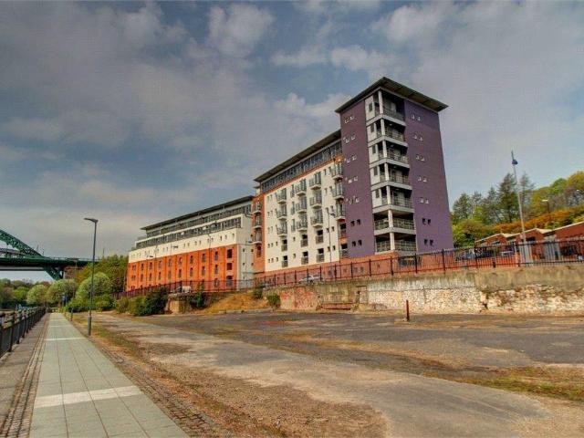 Bonners Raff, Chandlers Road. 2 bed apartment to rent £1,025 pcm £237 pw