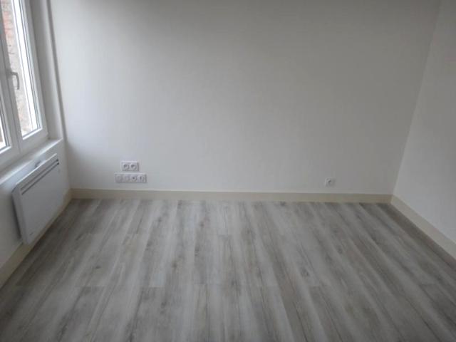 BONNEVAL DUPLEX EN PLEIN CENTRE VILLE NEUF, Bonneval