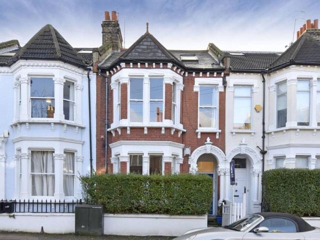Bonneville Primary School, Bonneville Gardens, London, SW4 9LB, United Kingdom | 3 bed townhouse for rent #140226937 | Rentberry