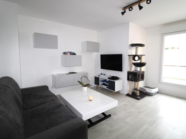 BONNIERES SUR SEINE STUDIO MEUBLE 26.82 M2