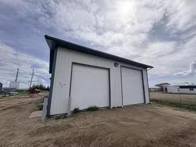Bonnyville Town, Alberta, T9N 2M5 commercial for rent or for.