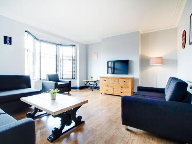 Booth Avenue, Manchester M14, 6 bed terraced house to rent, £815 pppm | PrimeLocation