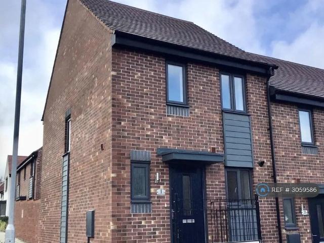 Booth Crescent, Telford, TF3 2 bed end of terrace house to rent £875 pcm £202 pw