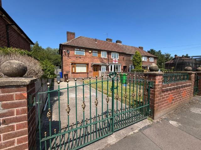 Booth Hall Road, Manchester M9 3 bed semi detached house to rent £1,400 pcm £323 pw