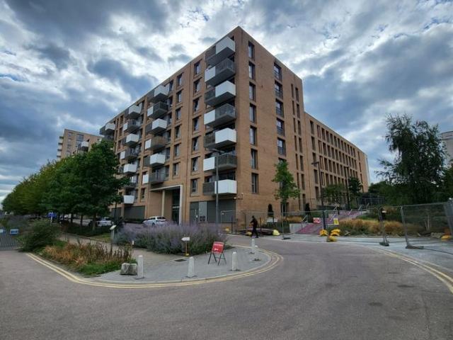 Booth Street, London E16, 3 bed flat to rent, £2,650 pcm | PrimeLocation