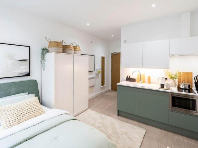 Boothen Road, Stoke on Trent ST4 Studio to rent £732 pcm £169 pw