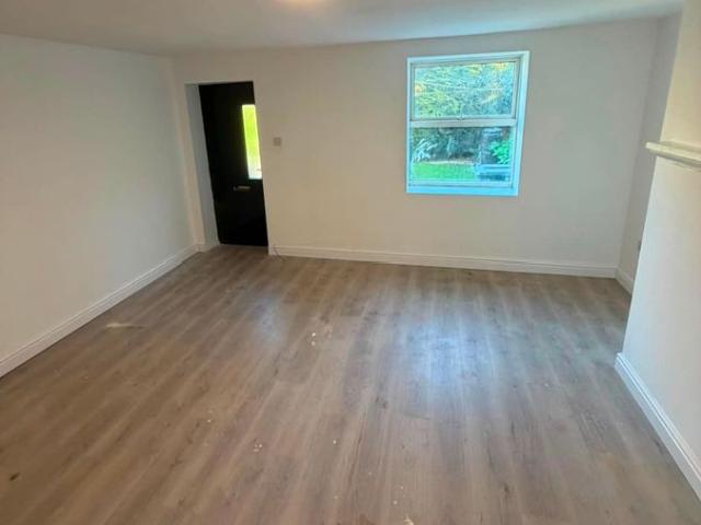 Boothroyd Lane, Dewsbury WF13, Studio to rent, £595 pcm | PrimeLocation