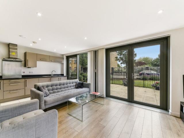 Bootmakers Court, 132 Ben Jonson Road, Limehouse, London E1, 2 bed flat to rent, £2,650 pcm | PrimeLocation