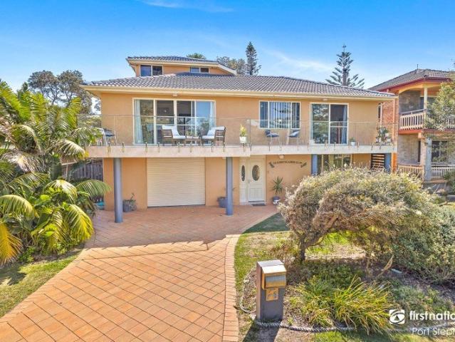 BOAT HARBOUR BEAUTY SERENE COASTAL LIVING