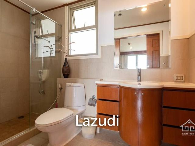 BOAT HOUSE CONDO: 1 bed sea view