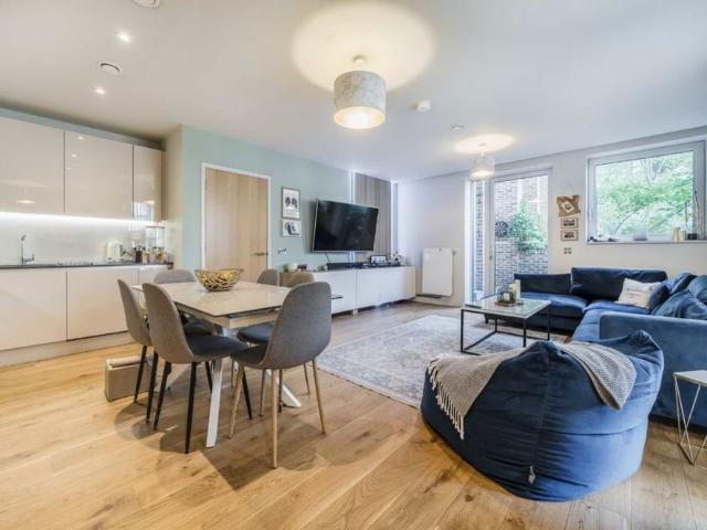 Boaters Avenue, TW8, London