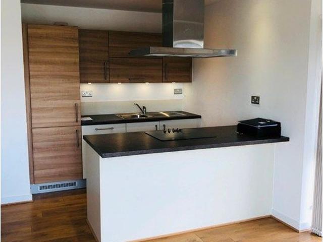 Boathouse Apartments, London E14, Room to rent, £1,040 pcm | PrimeLocation