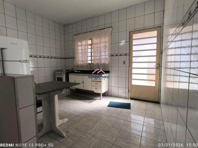 Boa localização, sala, copa, cozinha, 2 dormitorios, 1 banheiro social, 2 vagas descoberta, toda de