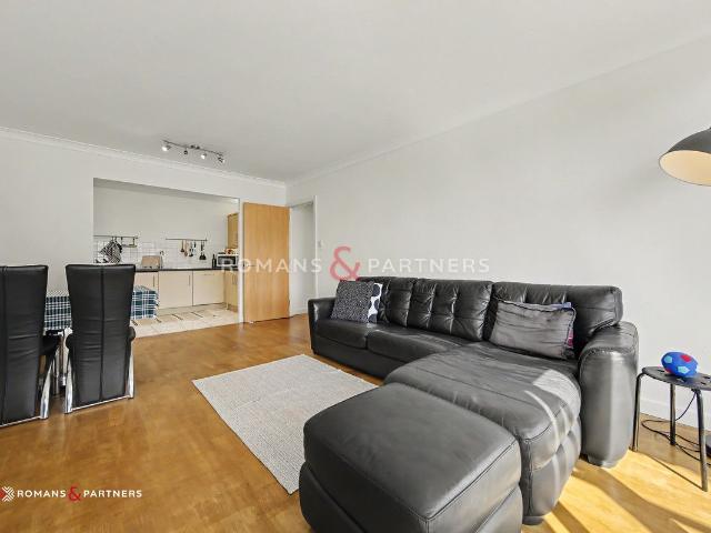 Boardwalk Place, Canary Wharf E14, 2 bed flat to rent, £2,500 pcm | PrimeLocation