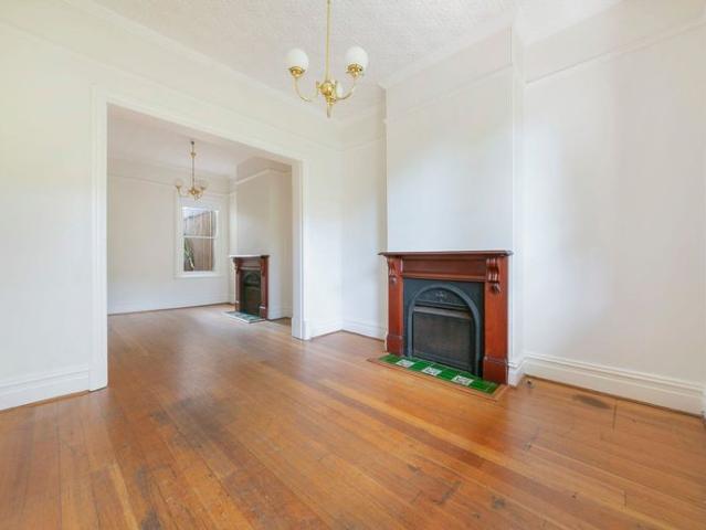 Boasting a superb central setting