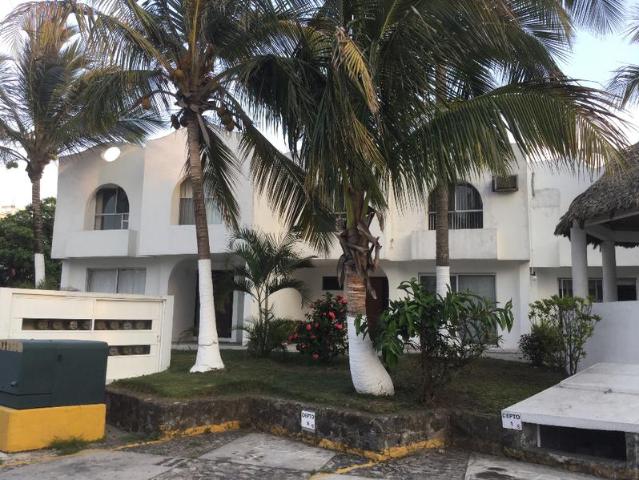 BOCA DEL RIO se RENTA CASA HABITACION en CONJ. RESIDENCIAL con ALBERCA