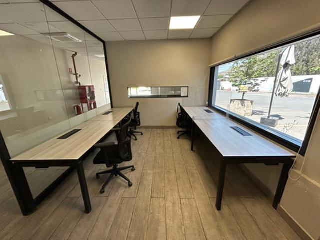bod Arriendo Bodega Con Estacionamientos Y Oficinas, Conchalí