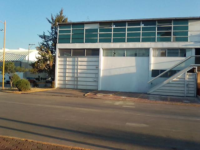 BODEGA COMERCIAL CON OFICINAS EN VENTA EN COMPLEJO INDUSTRIAL CUAMATLA