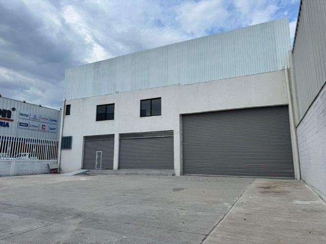 BODEGA COMERCIAL EN RENTA CA?ADA DEL REFUGIO LEON, GTO. ZONA NORTE