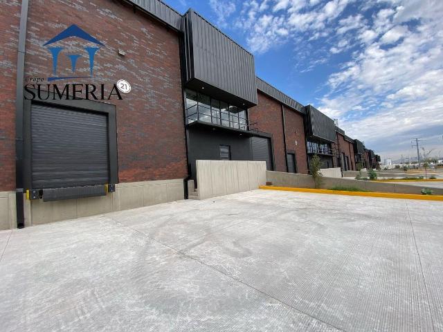 Bodega Comercial en Renta por Zona Industrial 909m2