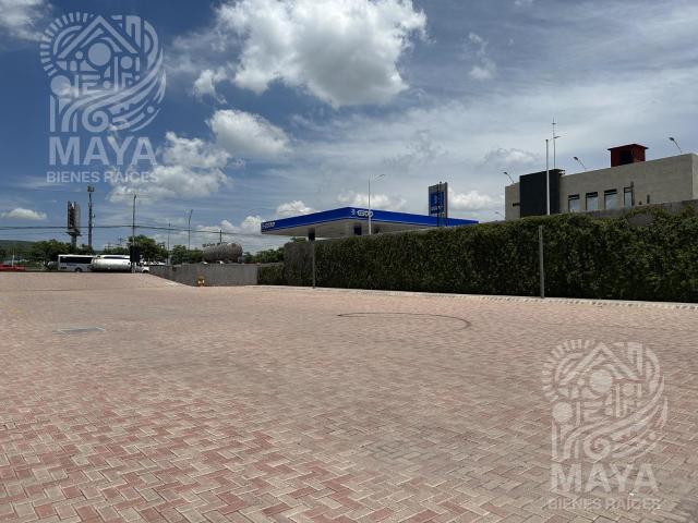Bodega Comercial en RENTA v. Paseo de la Rep?blica Quer?taro