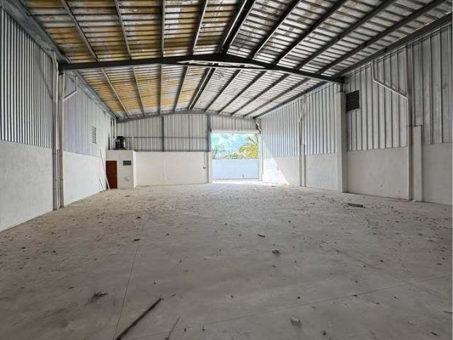 BODEGA COMERCIAL 330 M2 CORTINA A NIVEL DE PISO, ENERGIA BIFASICA