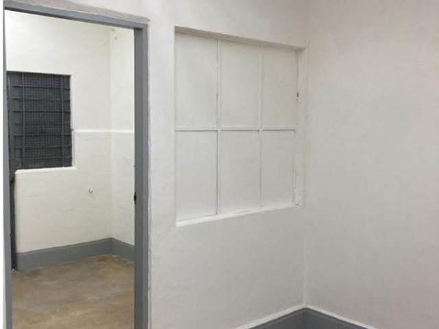 Bodega comercial 50m2 con 5 recamaras super ubicada y funcional
