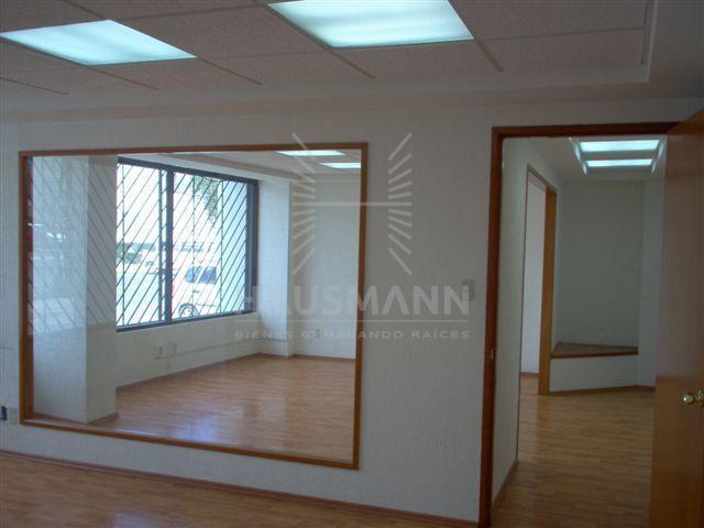 Bodega con oficinas en renta en Naucalpan