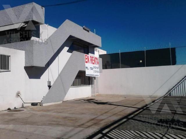 BODEGA CON OFICINAS EN RENTA