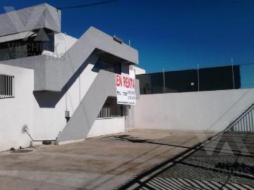 BODEGA CON OFICINAS EN RENTA
