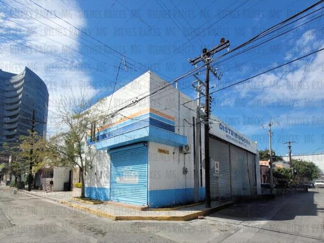 Bodega con giro alimenticio en venta en esquina, a 1 cuadra de Plaza Nuevo Sur y a de Av. Revoluci?n