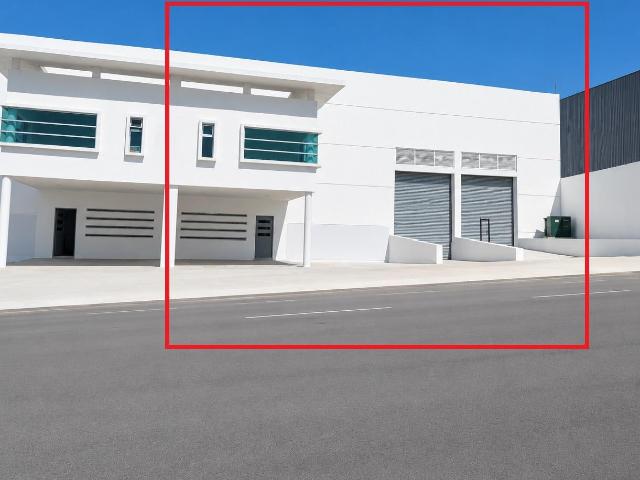 Bodega de 1,060 m2 por Av. Colosio en Santa Catarina