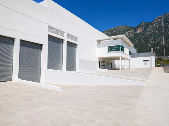 Bodega de 1,330 m2 por Av. Colosio en Santa Catarina